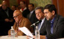 2016-11-12t210831z_276140051_s1beumlznbab_rtrmadp_3_venezuela-politics-825x510