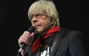 renaud,macron,fillon,le pen,mélenchon,harcèlement,médias,phénix,enchères,bourgeois,flic,classe,riches,