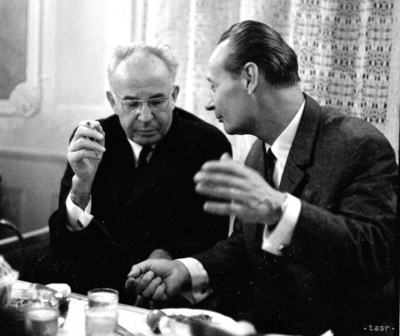 « Gustav, dès que possible, on renégocie les accords de Moscou. » « Ecoute Alex : d'abord on normalise, ensuite on verra... »