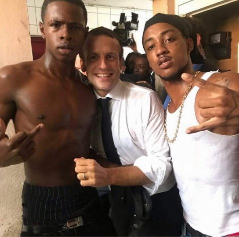 PHOTOS de Macron à Saint-Martin : le doigt d&#39;honneur qui ruine l&#39;image du  Président - AgoraVox le média citoyen