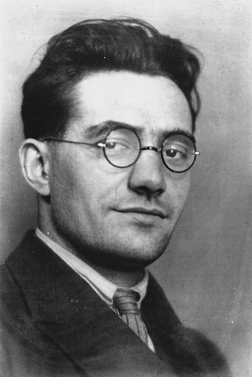 Fichier:Jacques Doriot 1927.jpg