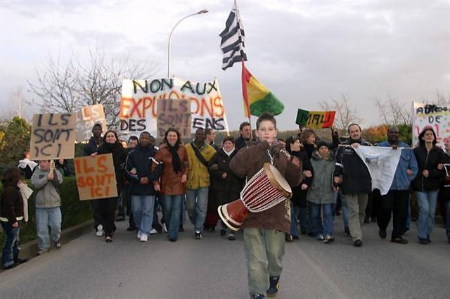 Rsultat de recherche d'images pour "montfort sur meu manifestation malien"