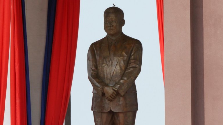 Cambodia Unveils Statue of Former King Sihanouk