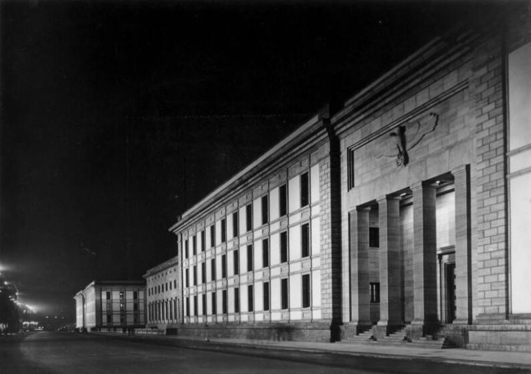 Fichier : Archives fédérales, image 183-E04492, Berlin, Nouvelle Chancellerie du Reich.jpg