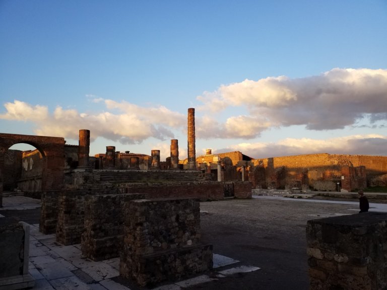 ... les environs de Naples...