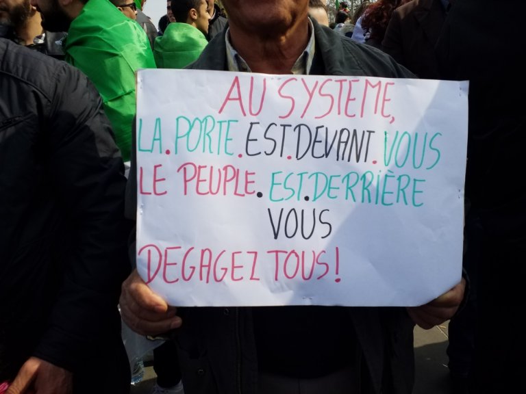 Dimanche alg�rien place de la R�publique 14/04/2019