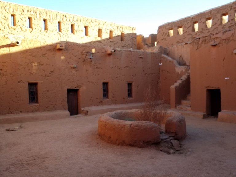 Bordj du Marabout, chambre, le trou par o�, disait-on serait pass� la balle meurtri�re !