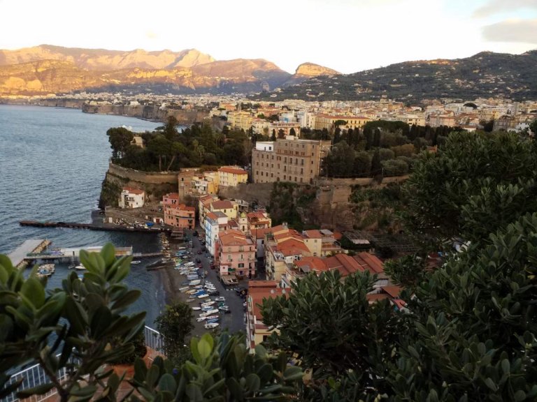 ... les environs de Naples...