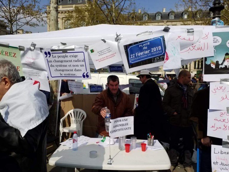 Dimanche alg�rien place de la R�publique 14/04/2019