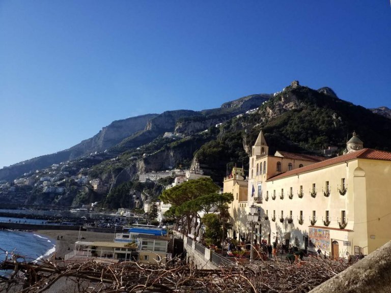 ... les environs de Naples...