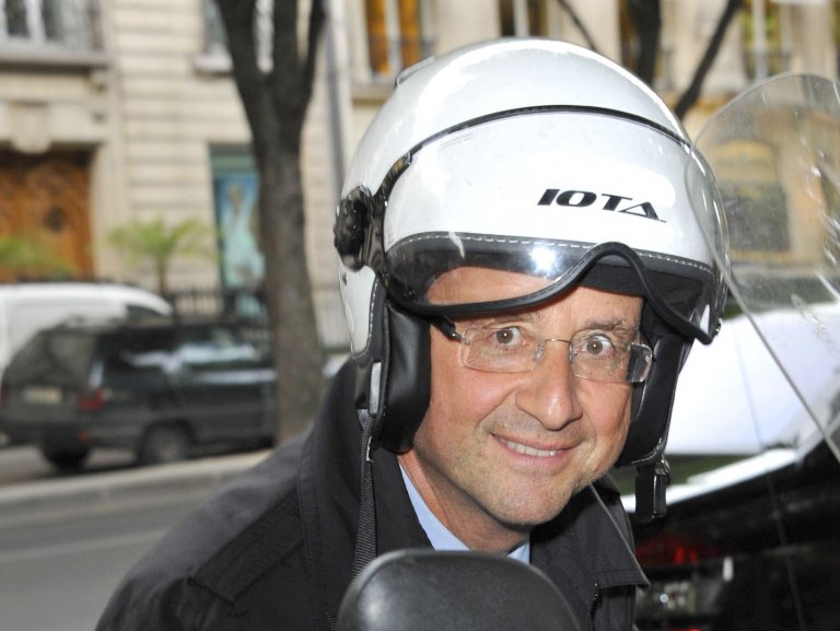 Rsultat de recherche d'images pour "franois hollande scooter julie gayet"