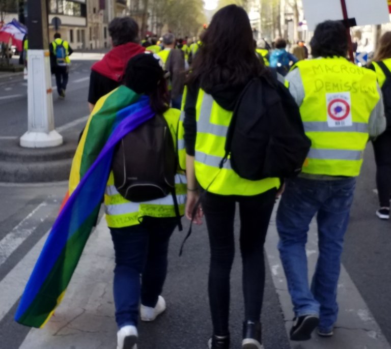 Banderoles, drapeaux et Gilets jaunes